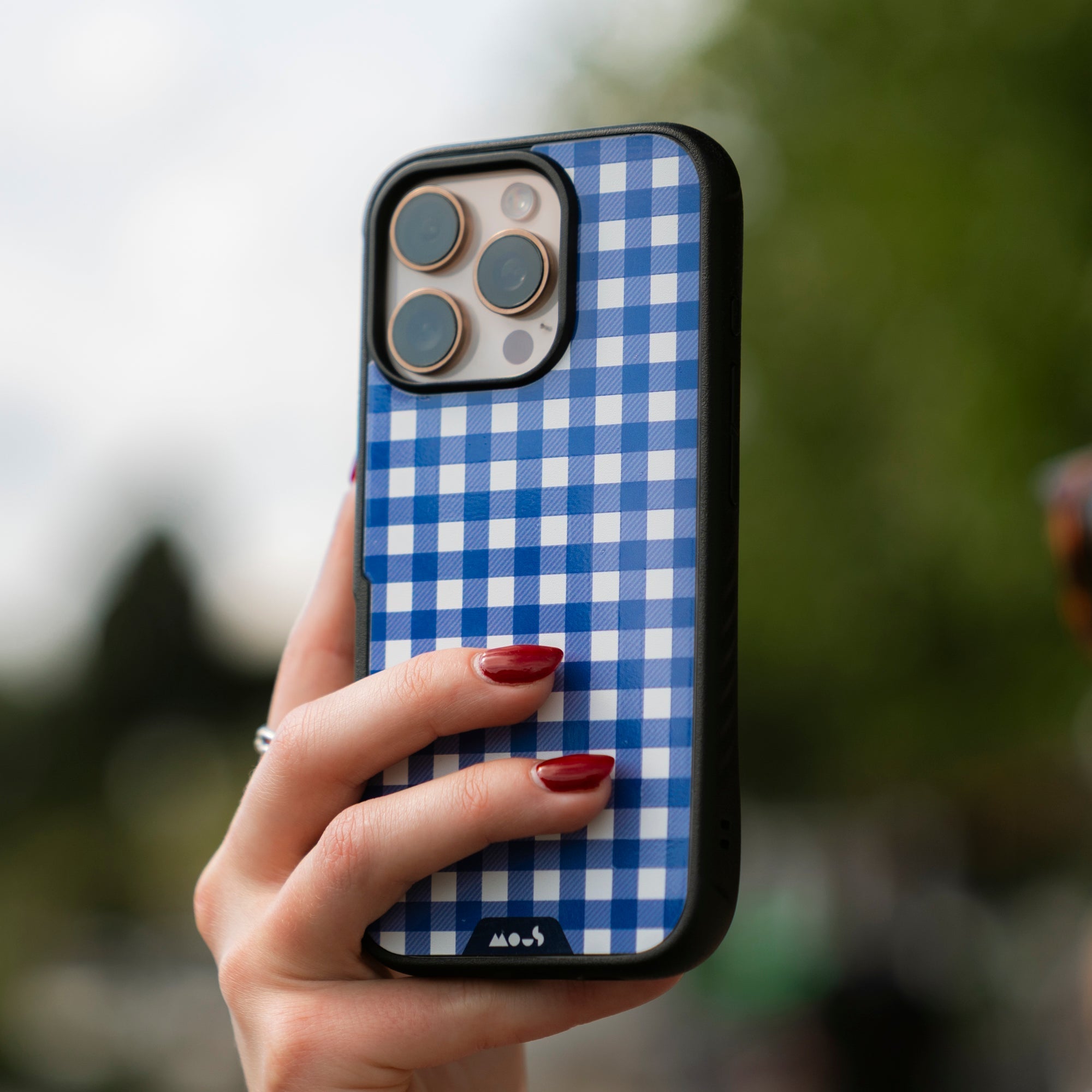 Breeze Protective Phone Case - Picnic MagSafe