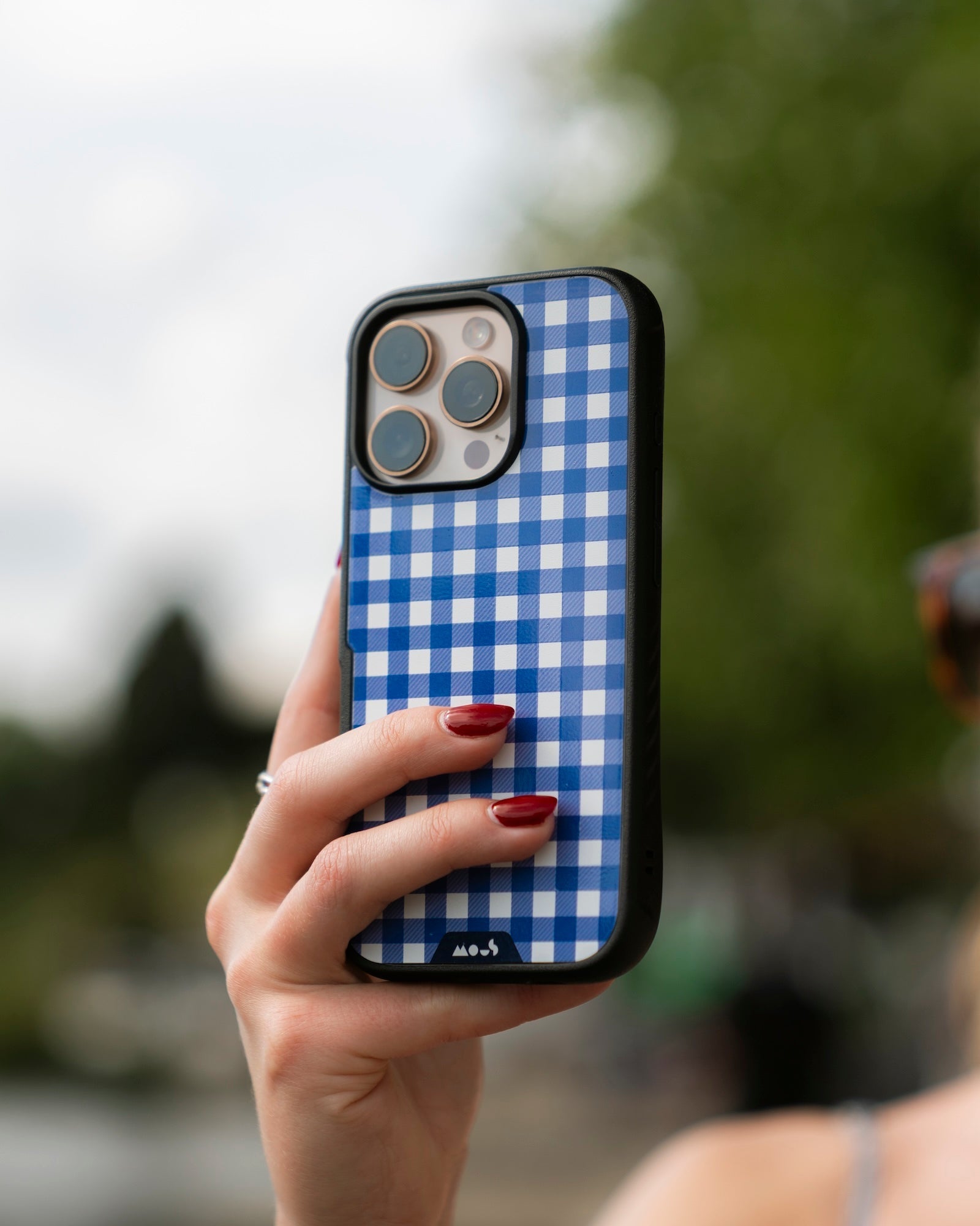 Breeze Protective Phone Case - Picnic MagSafe