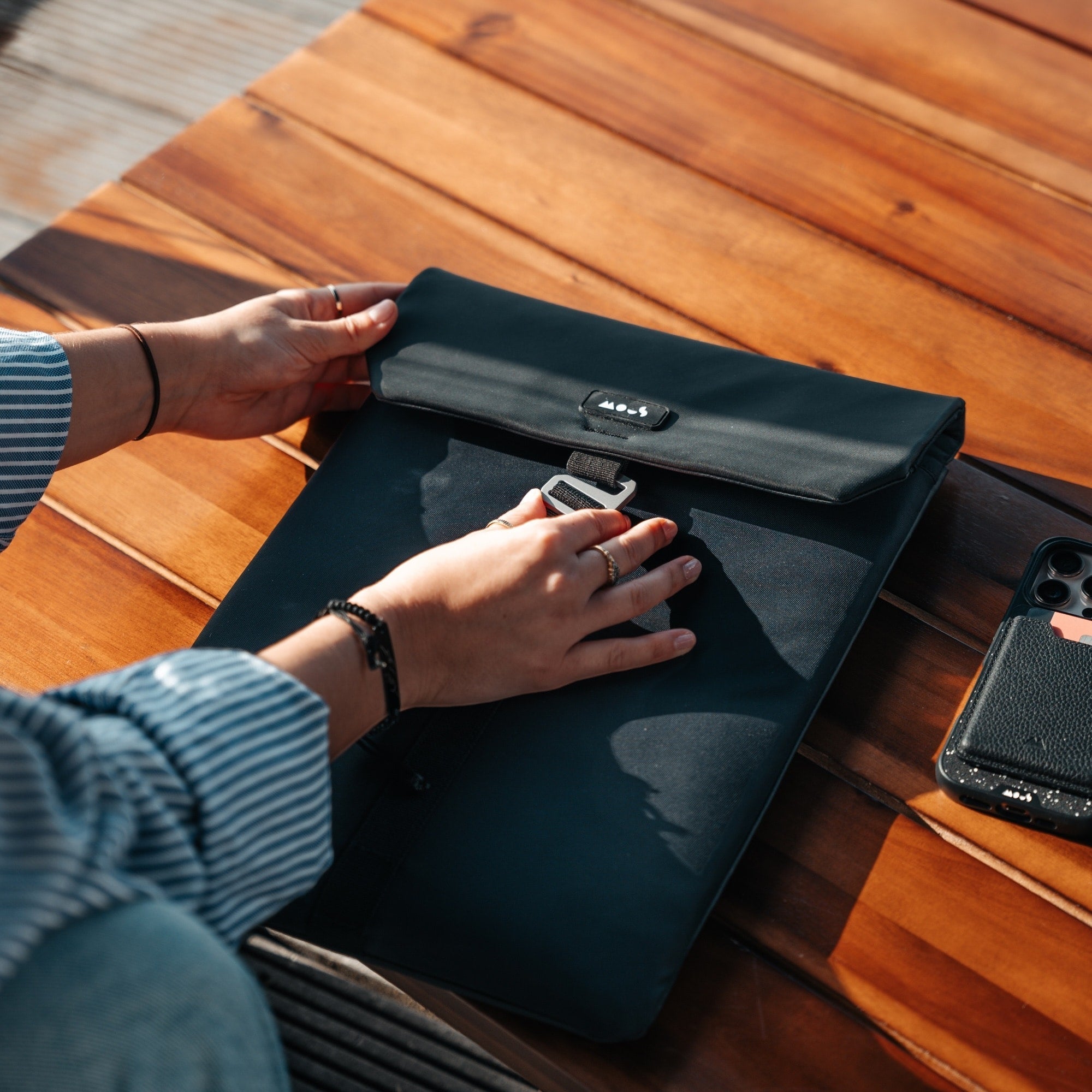 Midnight Universal Sleeve